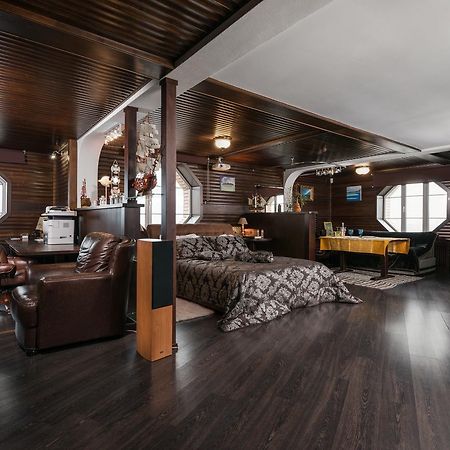 The Sky Loft Appartement Kiev Buitenkant foto