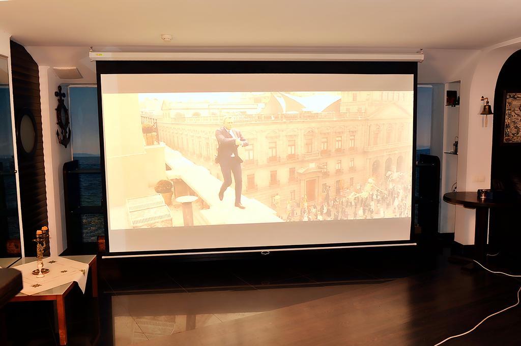 The Sky Loft Appartement Kiev Buitenkant foto